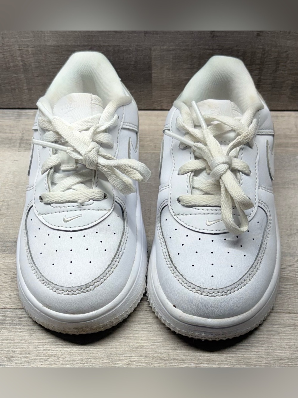 Nike AF1 Kids White Low-Top Lace-Up Sneakers - Picture 3 of 6